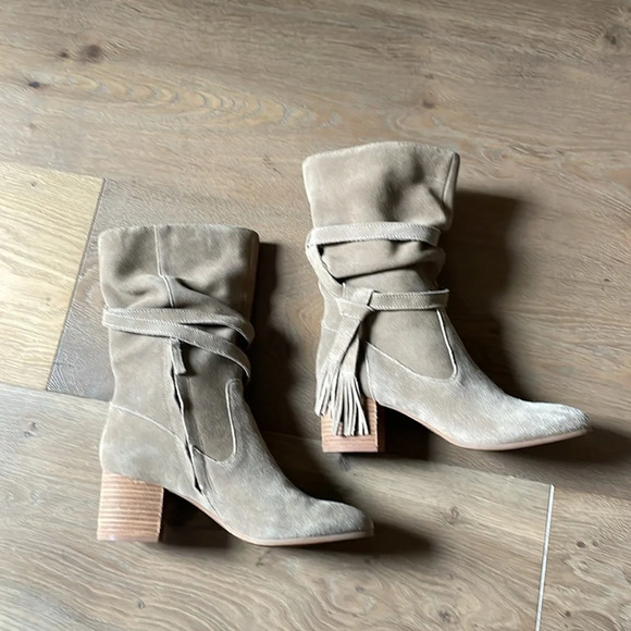 Tahari Taupe Suede Slouchy Mid-Calf Johnny Boot Size 9 - Picture 10 of 11